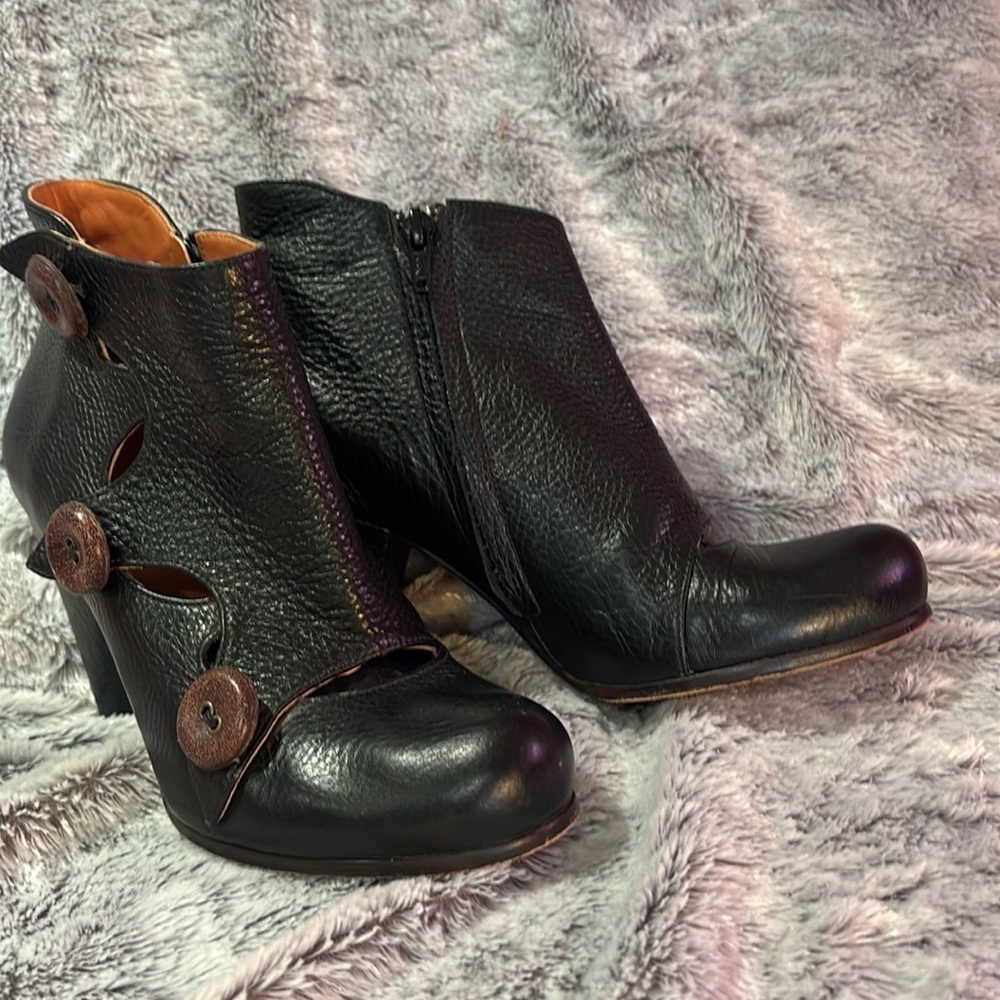 Colico Black Leather Ankle Boots